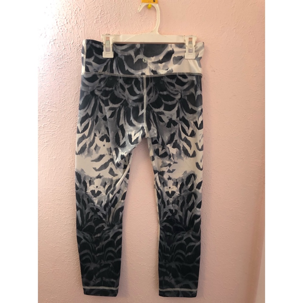 Cropped patterned lululemon leggings